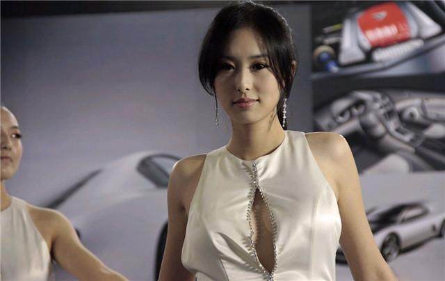 兽兽:被前任一渣再渣,遭男友报复全网皆知,嫁外国老公美满幸福