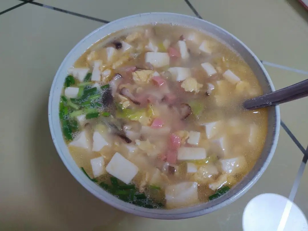 图片[2]-【火腿豆腐平菇汤】做法步骤图 清香美味超过瘾 值-起舞食谱网