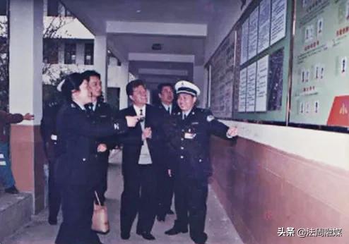 无怨无悔铸警魂——记优秀转业军官澧县交警大队民警王玉平