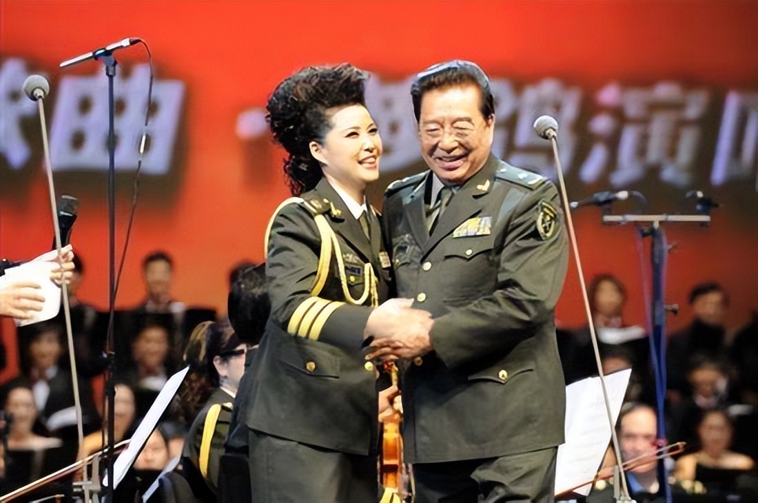 李双江让蒋英怀孕细节(李双江蒋英什么关系) - oto联盟