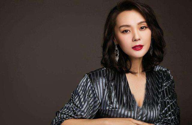 9位“妈妈专业户”：天生一张养尊处优脸，自带贵气，演不了穷人