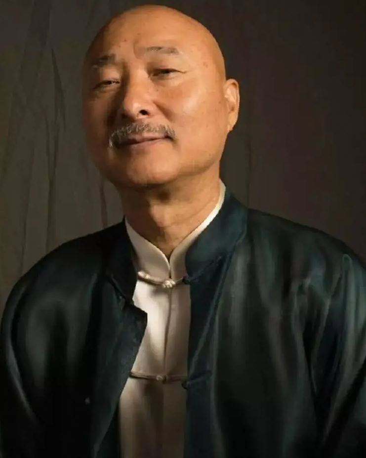 冯小刚遭人陷害，蔡国庆立过3次三等功，军旅男星为何如此优秀？