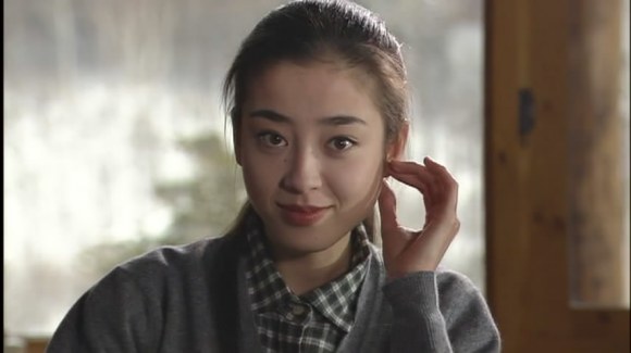 "纯欲女神"宫泽理惠:从小就被母亲压榨,成巨星却无法摆脱悲剧