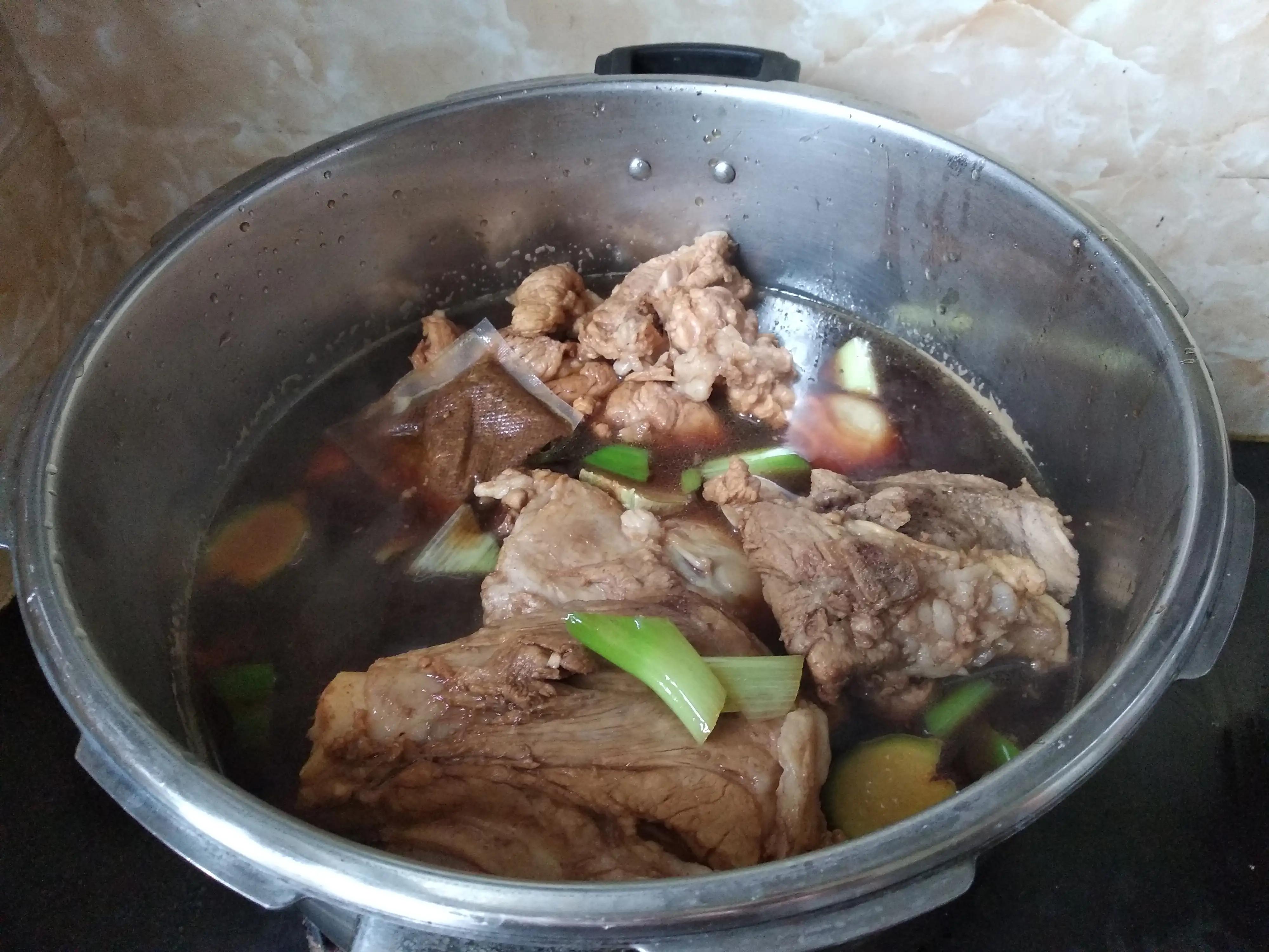 90年代年夜饭比现在还好？老人：食材丰富、年味足，现在比不了