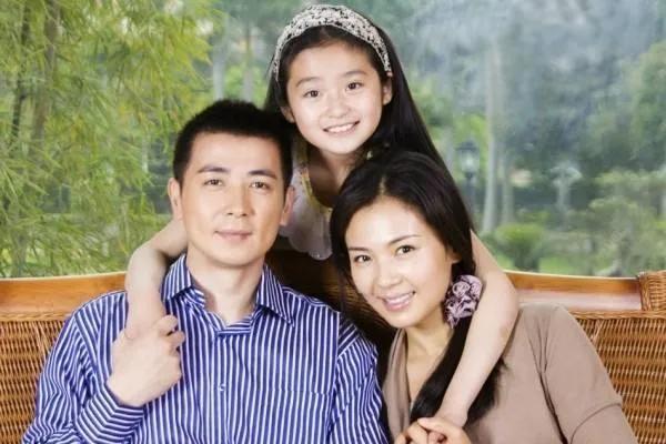 她终于撑不住了，开始紧急招聘男朋友