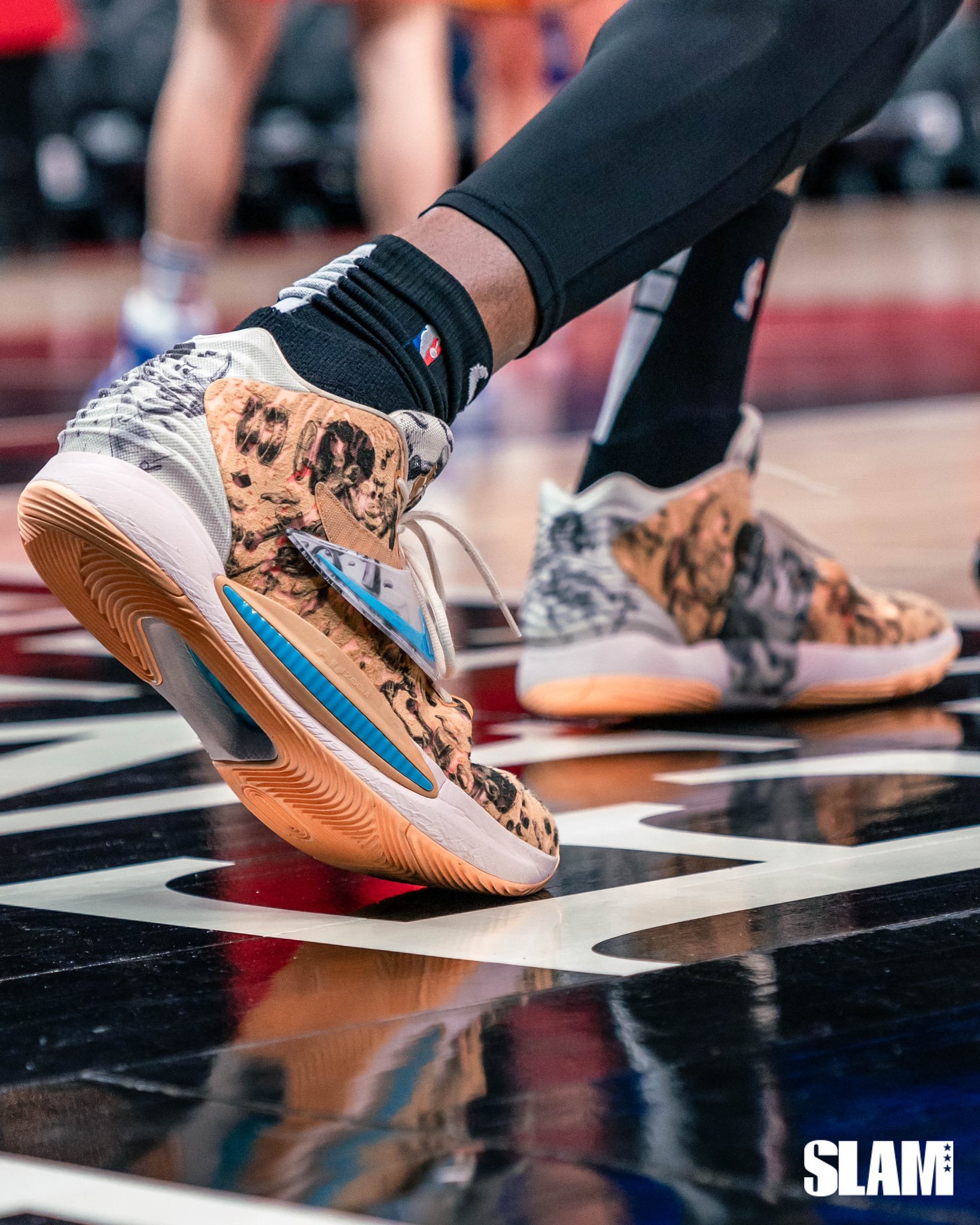 nike杜兰特系列篮球鞋(KD15正式曝光！中底科技拉满，低帮造型太休闲，超越LBJ系列？)