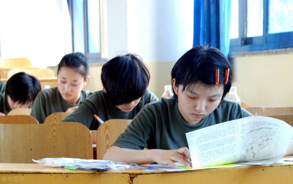 军校好还是地方大学好（高三学生）