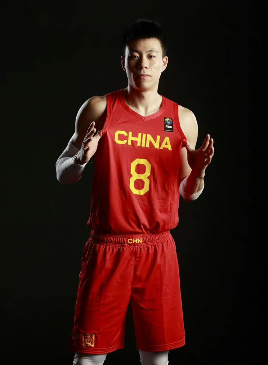 辽宁本钢张镇麟图片(张镇麟:篮球世家出身,未满14岁赴美学习,创cba单