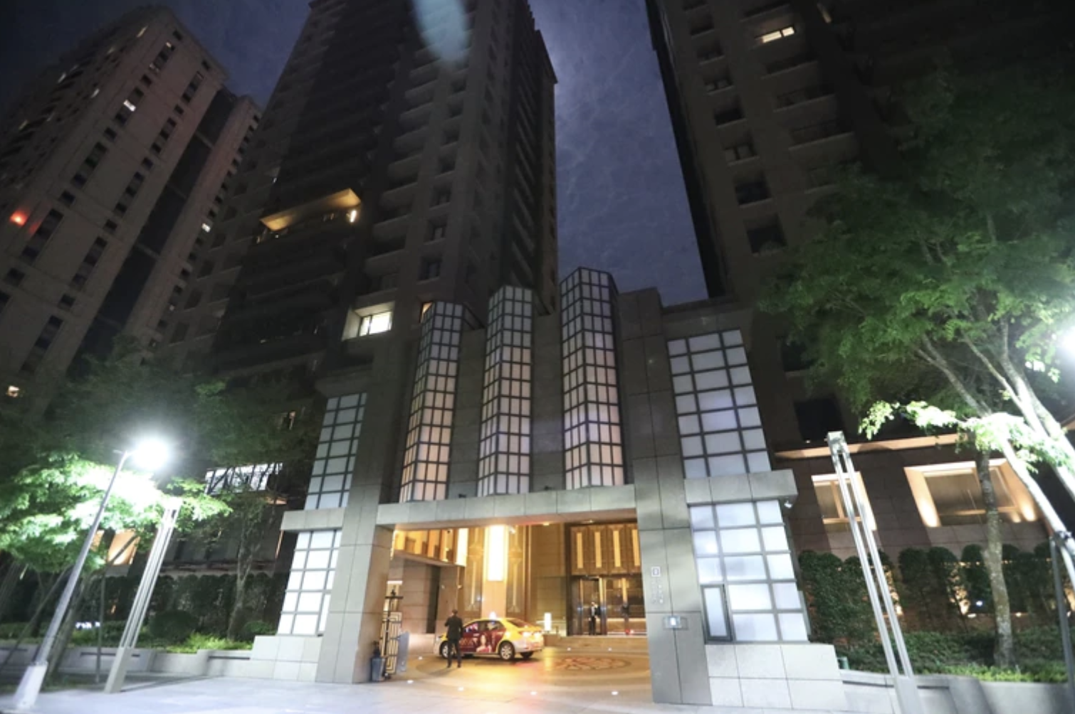 具俊晔隔离结束0点出关，坐车直奔大s家，小s模仿其唱跳迎新姐夫