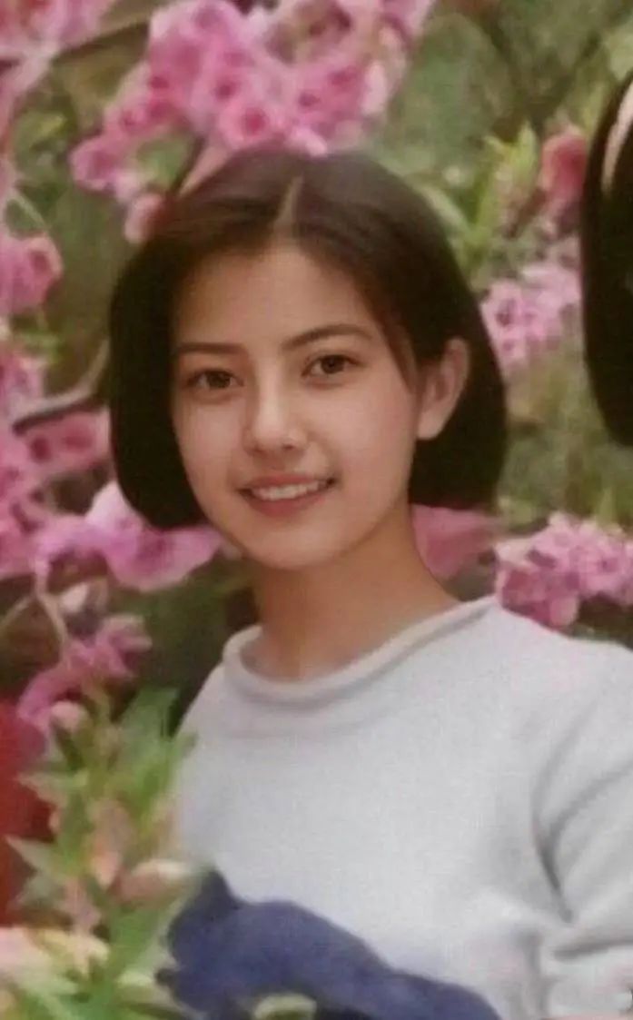 女星们的十几岁，还真是超好看耶！看完后再想想自己的18岁？