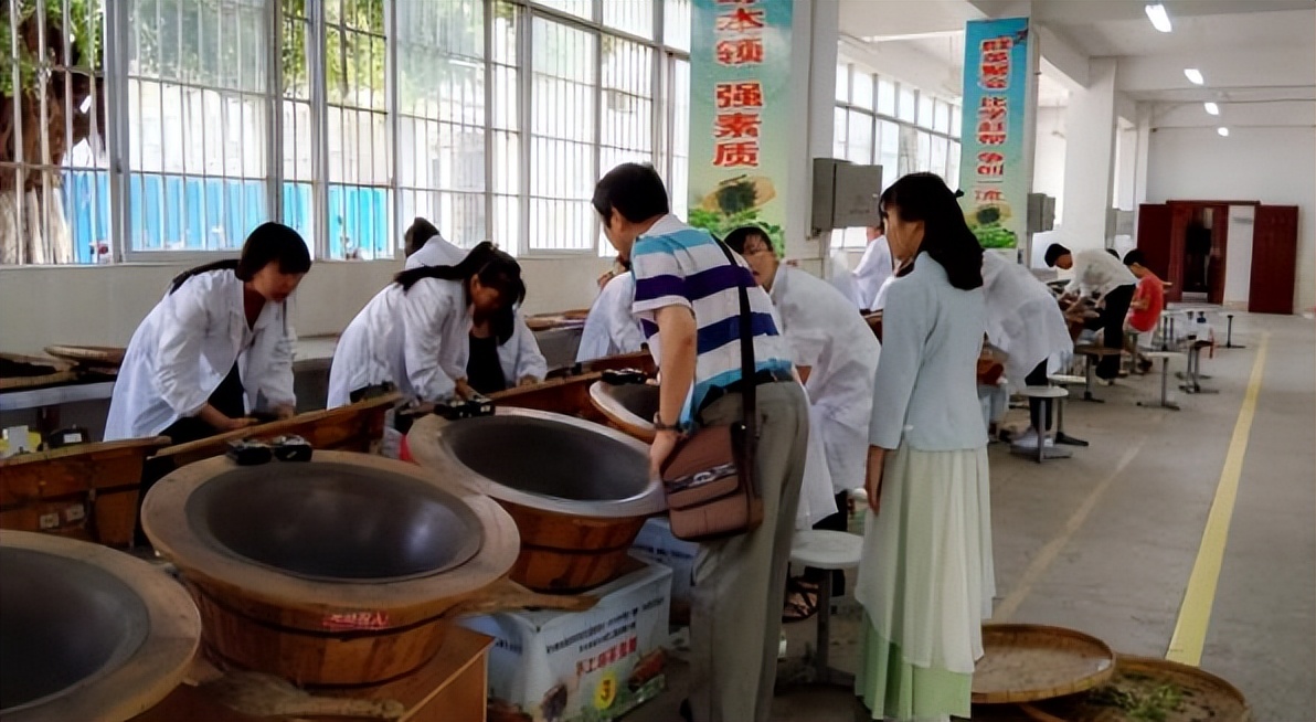 逐渐冷清的985高校，从人声鼎沸到鲜有人报考，与专业设置有关系