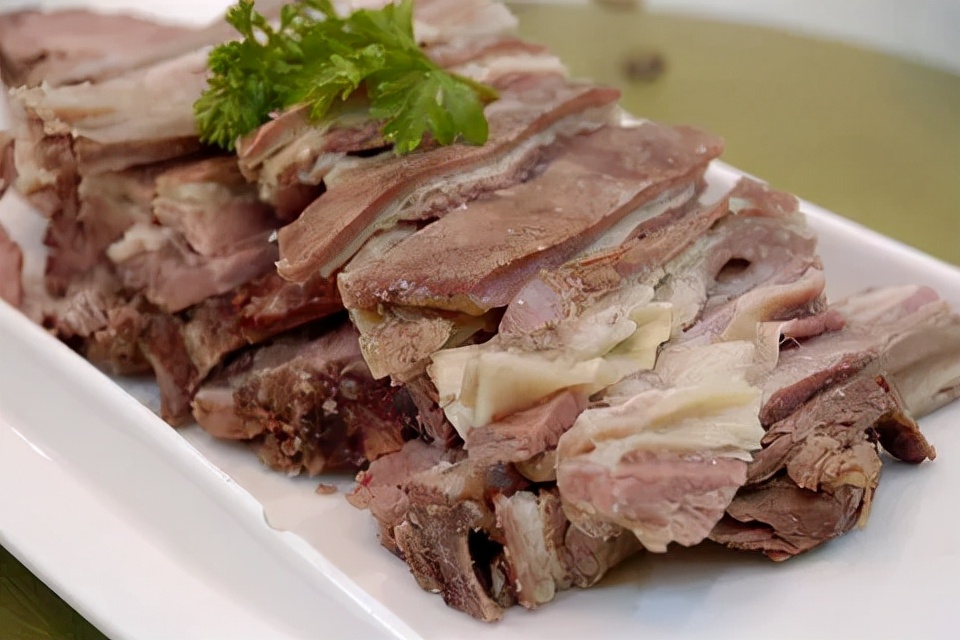 来了甘肃,怎么能不吃顿羊肉呢?