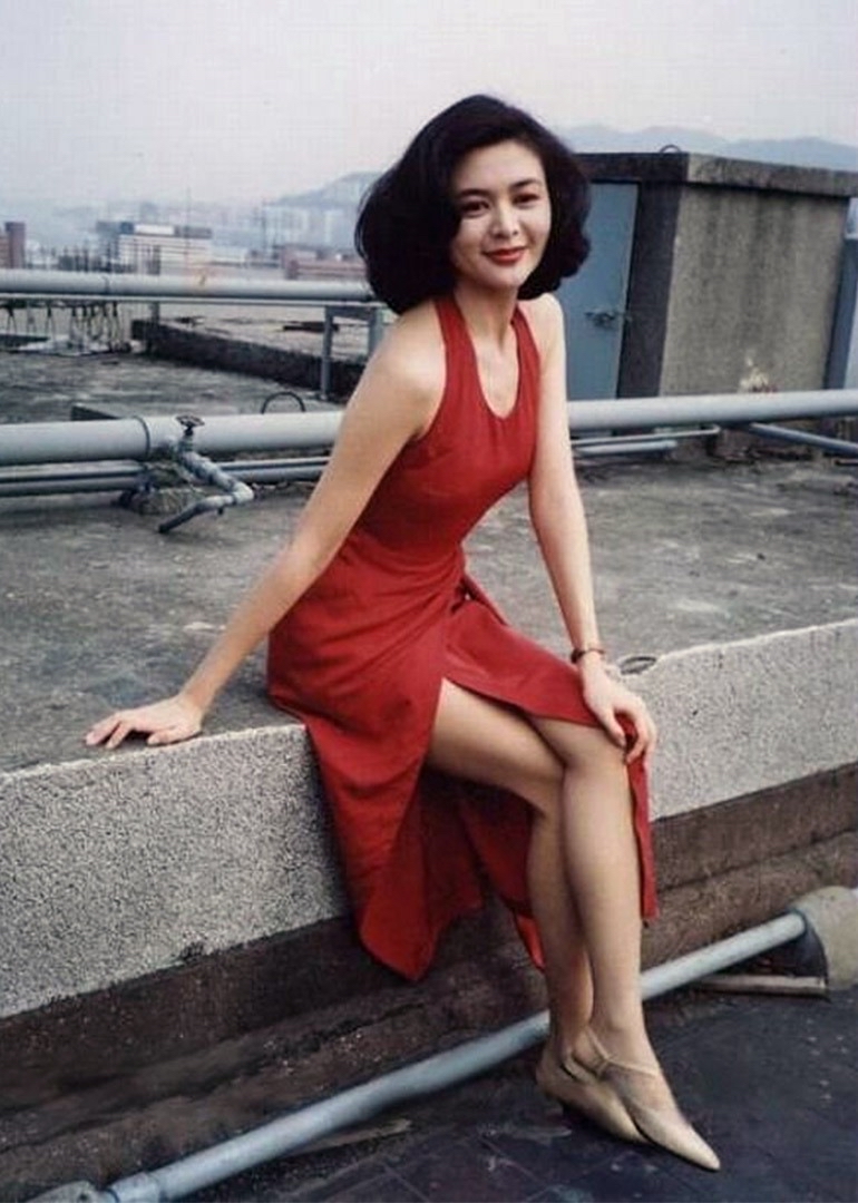 6位“清纯欲女”的劲爆情史：有人8段感情4次婚姻，有人当街热吻