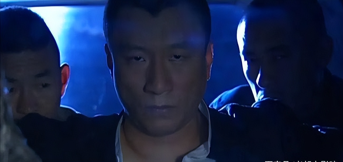 同样是演“黑老大”，把王志文和孙红雷放在一起，差距就出来了