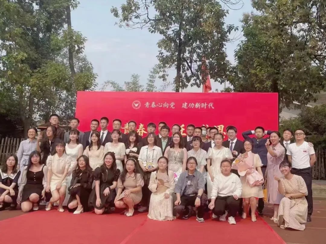 意义非凡！18岁与20岁的青春对话，成都盐外新阶段，学子的新起航