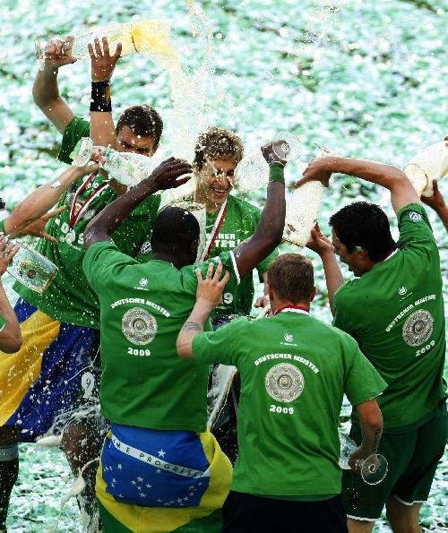 为什么说波尔图欧冠（本世纪欧洲足坛六大黑马夺冠，波尔图领衔，哪支球队夺冠最不易？）