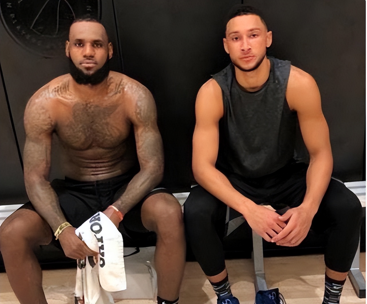 nba球员胸肌为什么那么平坦（詹姆斯训练刻苦又很自律，为何在他身上 几乎看不到胸肌和腹肌？）