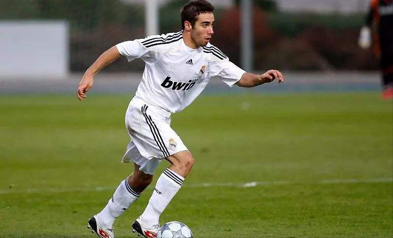 卡瓦哈尔14岁照片（攻防两端无所不能！低调的世界第一右后卫-丹尼尔·卡瓦哈尔）