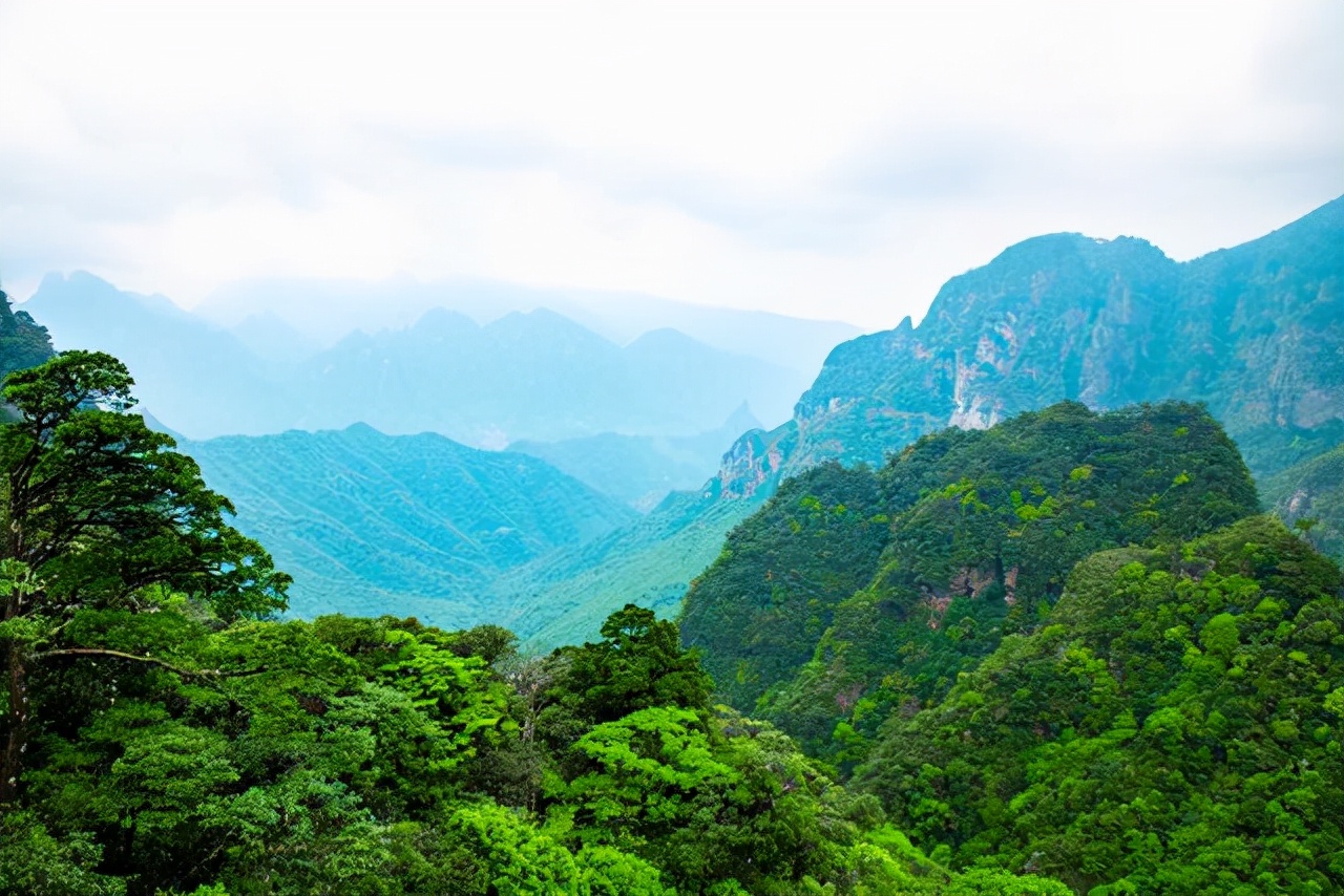 瑶山深处的旖旎风光，在这里看云海翻涌，不容错过的圣堂胜景
