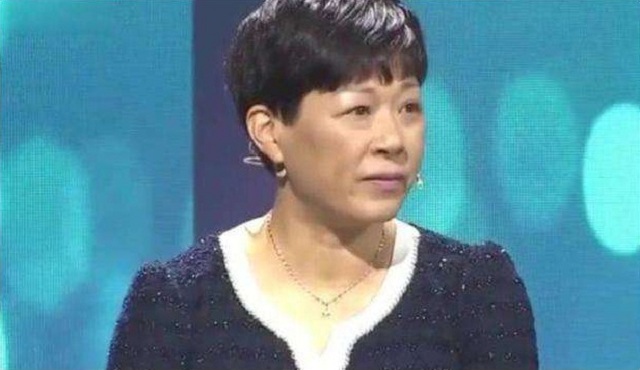 重庆小伙被迫乞讨，好心姐姐出手相救，20年后，小伙出100万报恩