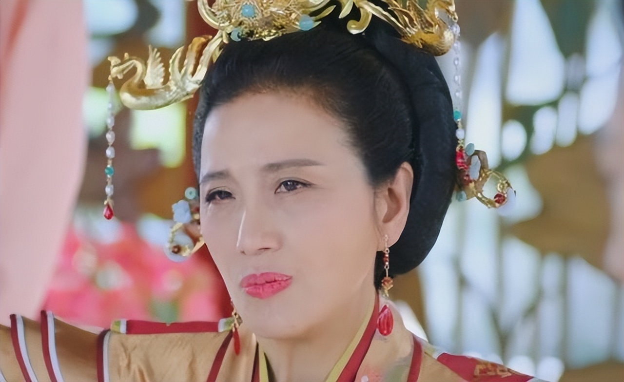 "自带苦相"的10位女星,个个愁眉苦脸!五官凑在一起,越看越苦