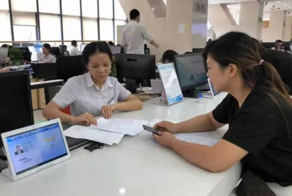 985硕士晒公务员6年的真实收入，网友看了羡慕不已，铁饭碗太香了