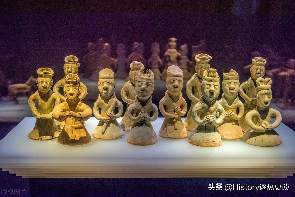 中国是从哪个朝代开始正式有村长的？