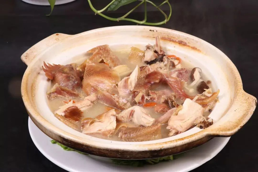 春寒料峭，做这类菜品够暖够烫，家人最爱