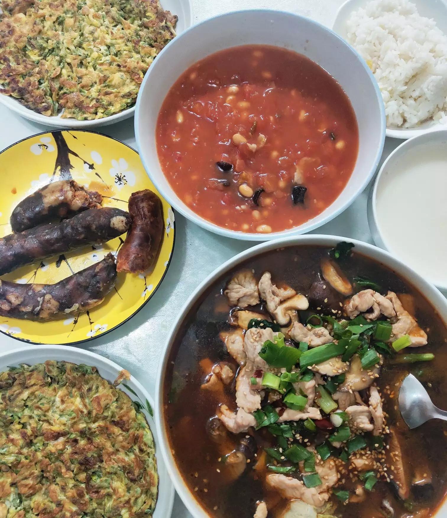 高三学生备战高考 想吃什么硬菜？家长“大厨”如何做？吃美了吗？