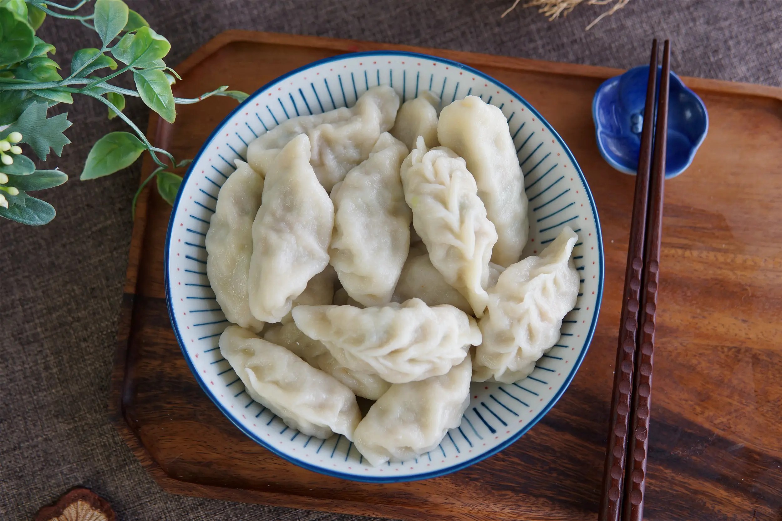 【鲜虾白菜猪肉水饺】做法步骤图 一口吃下去美味十足-起舞食谱网