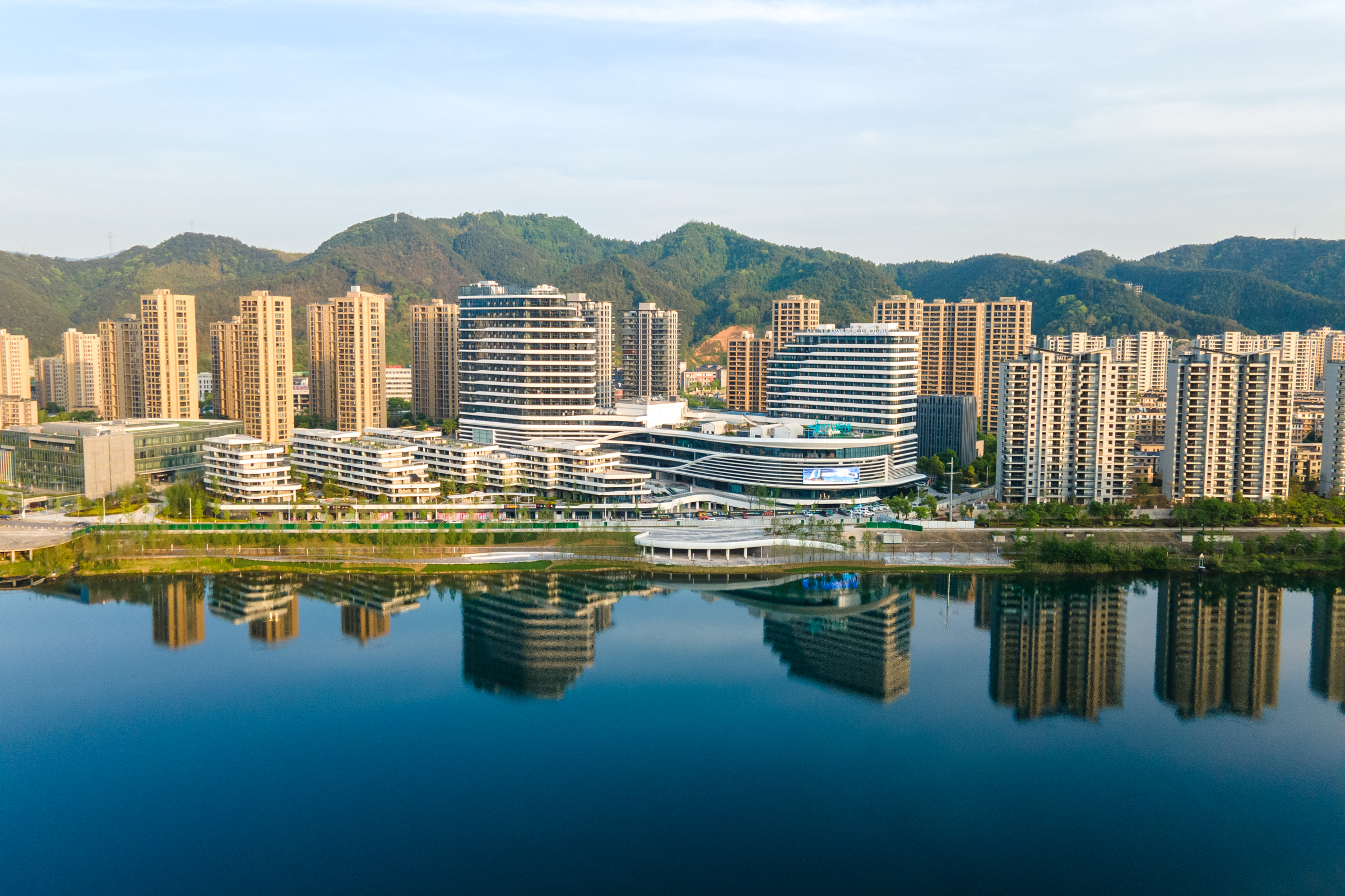 建德旅游，这三家坐拥山水的高端度假酒店，可以满足你的一切想象