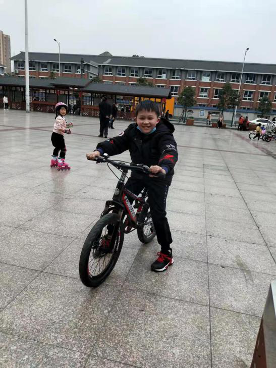 文明乘车 绿色出行｜记四川大学西航港实验小学第10周国旗下讲话