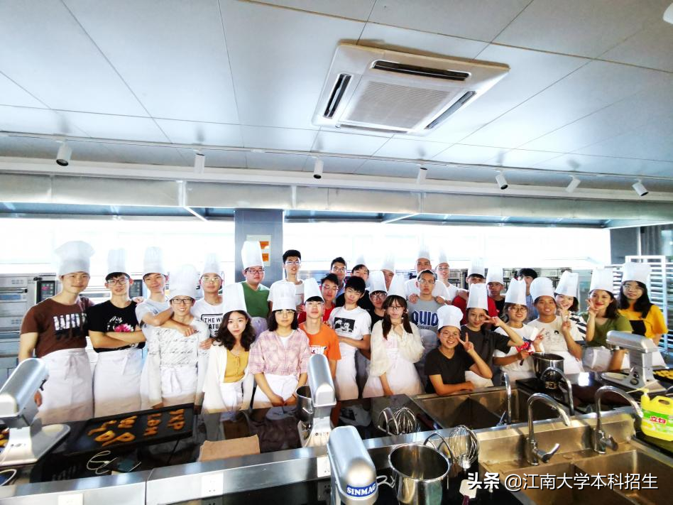 全员优秀！江苏29人学霸班：21人升学双一流，还有3个100%深造宿舍！