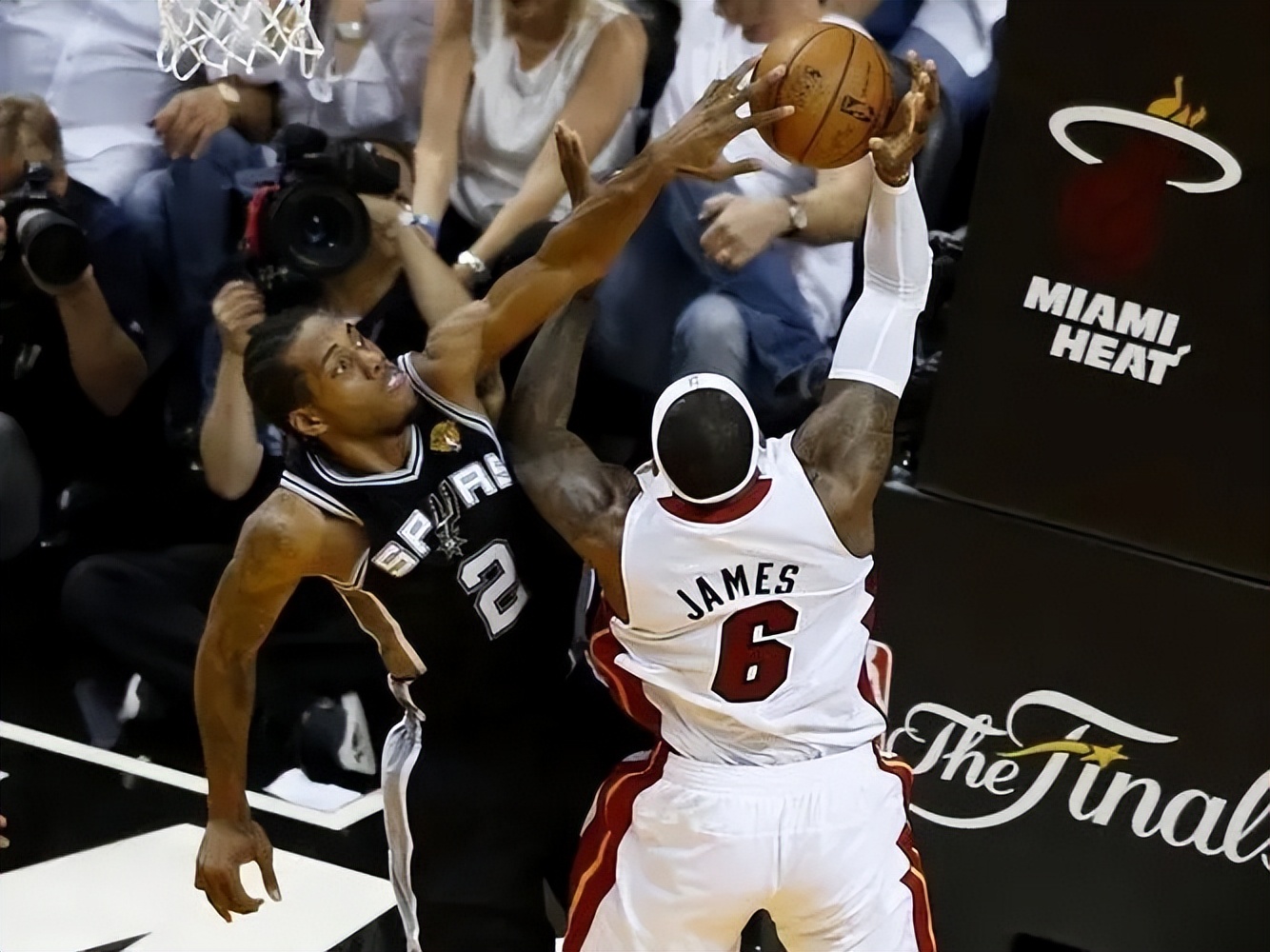 NBA14年总决赛高清录像(2014总决赛G5的马刺——如潮水般流畅的进攻，似群狼般凶狠的防守)