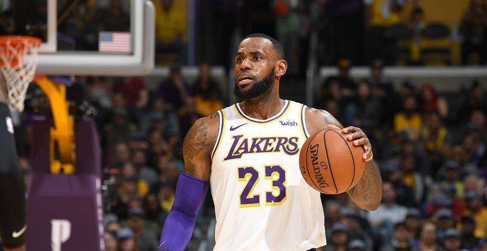 nba周最佳球员奖杯(生涯获得12次月最佳有多难？历史仅五位，现役两人，詹皇40次霸榜)