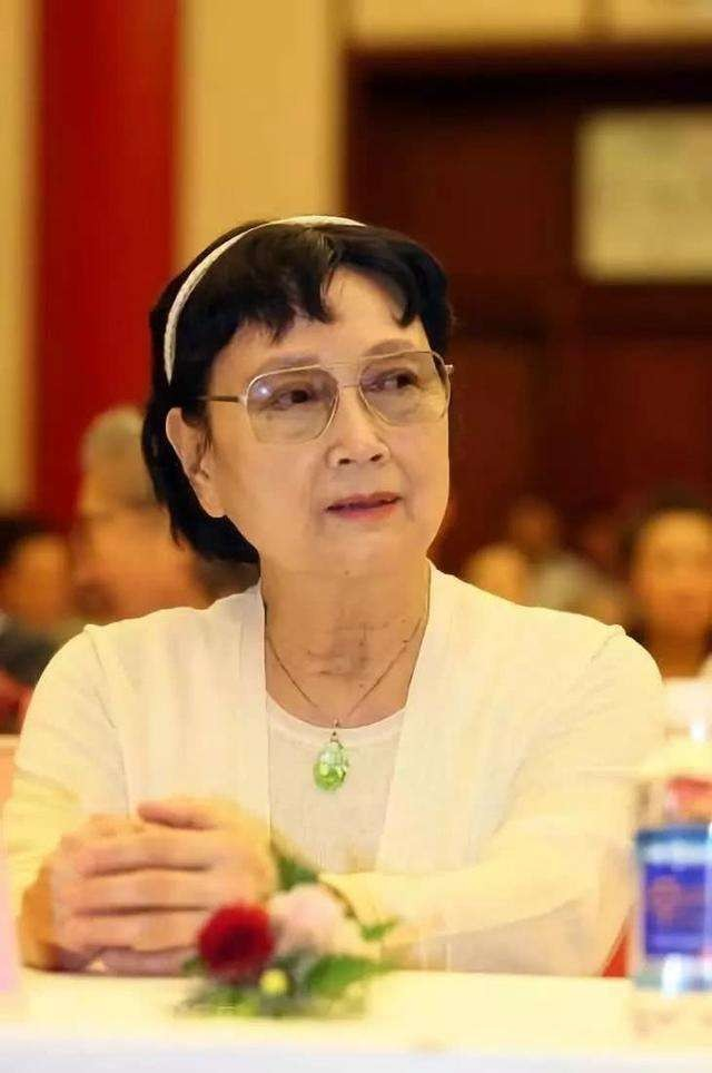 王丹凤、王晓棠“二王争美”：都说二人长得像，其实美得各有千秋