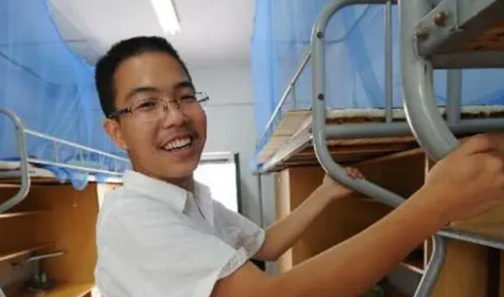 2010年，江苏考生755字文言文获高分，拒绝北大，选择东南大学