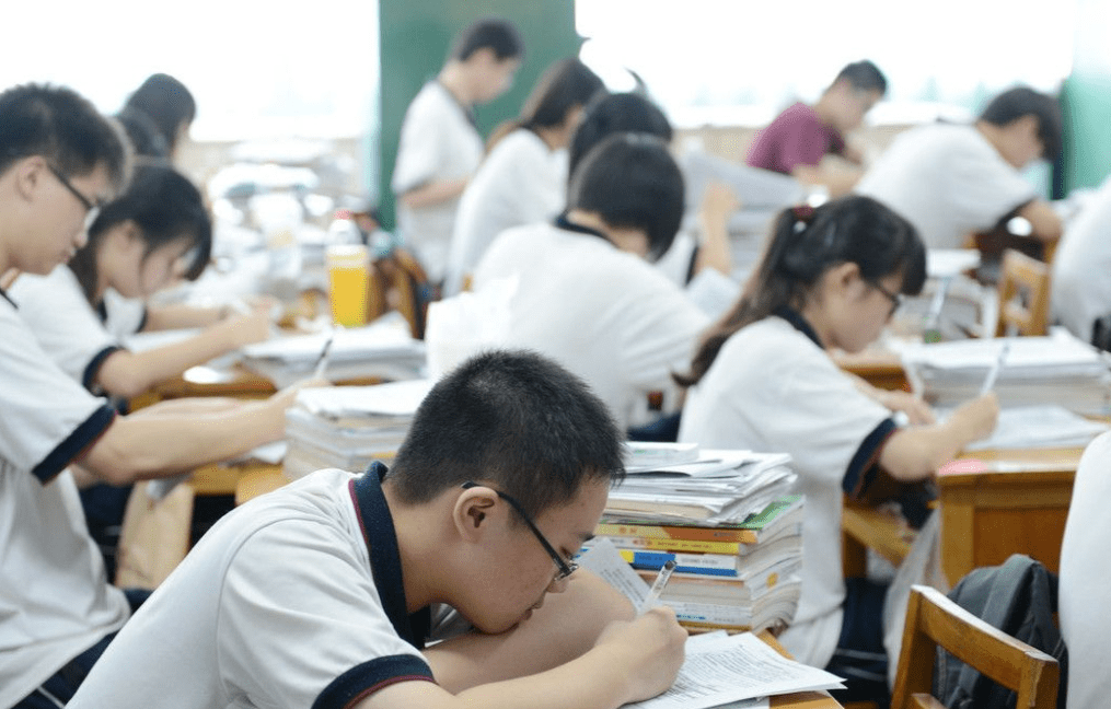 22年高考人数将突破历史新高，高考压力更大了？学生需做好准备