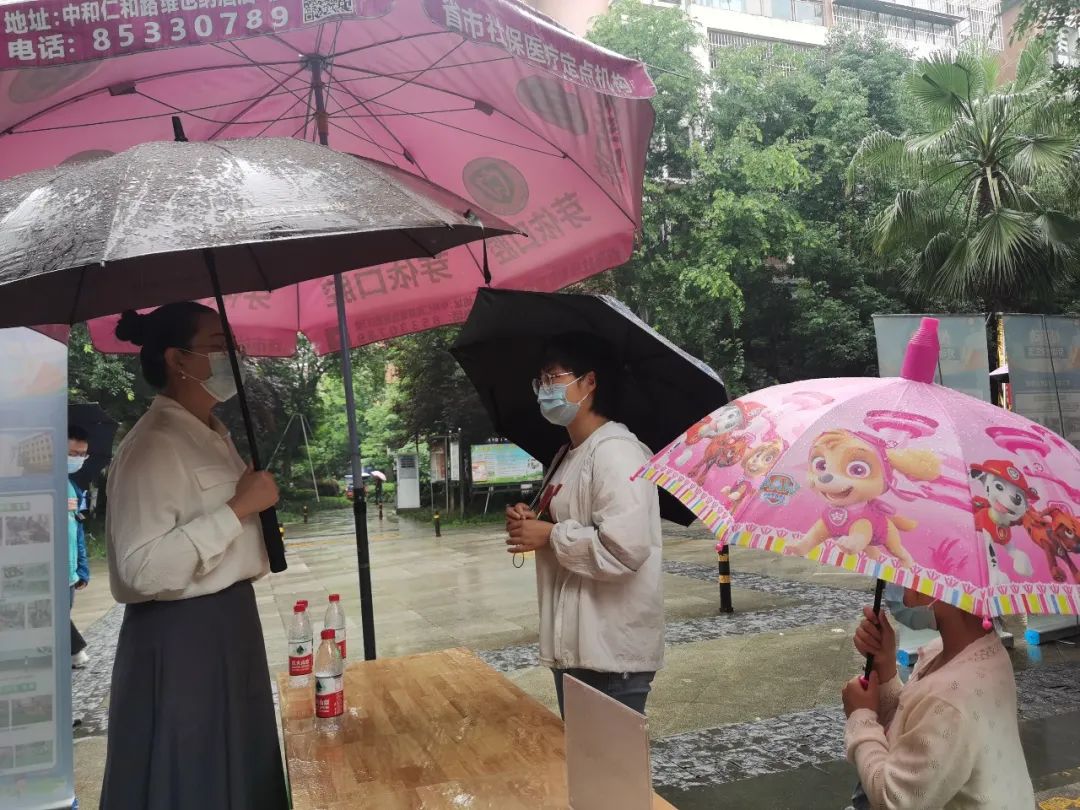 成都高新区朝阳小学大力开展2022年小学招生政策宣传活动