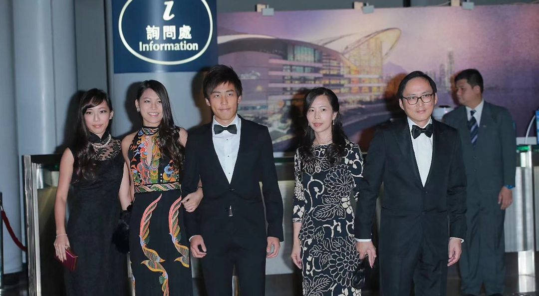 "霍家最美千金"罕见露面!曾是一代玩女,后逆袭成女博士