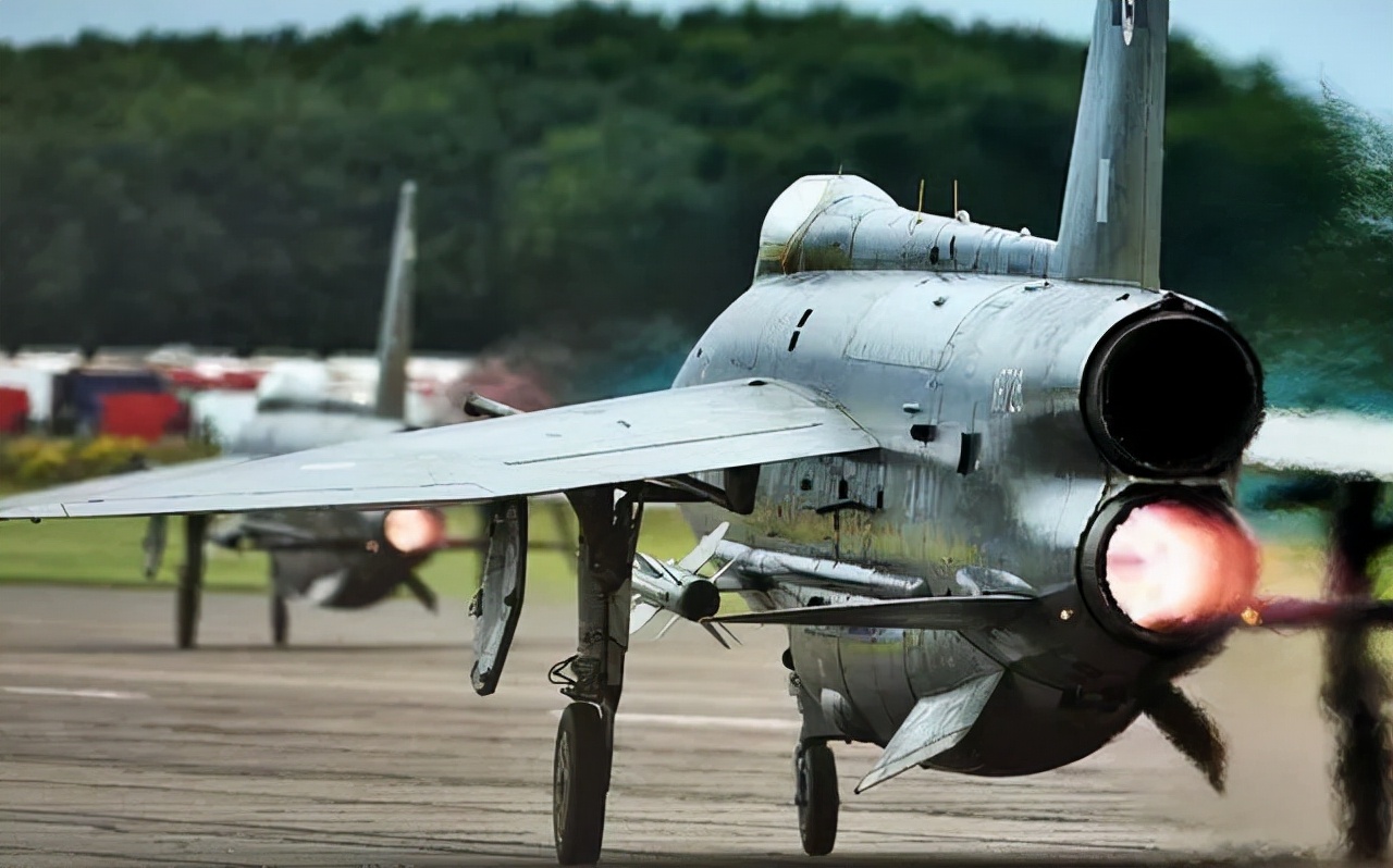 Ϊʲô��ս��Ӣ���з��ķɻ����ܳ�