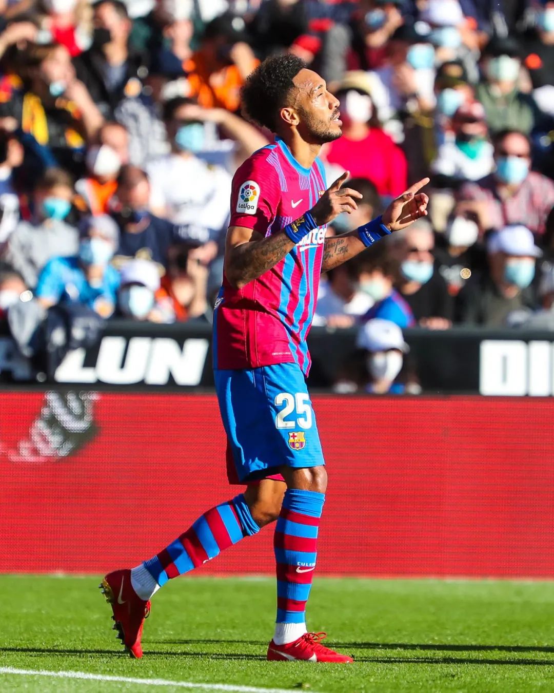 巴萨对瓦伦西亚回放（美羊羊双响！巴萨客场4-1大胜瓦伦西亚）