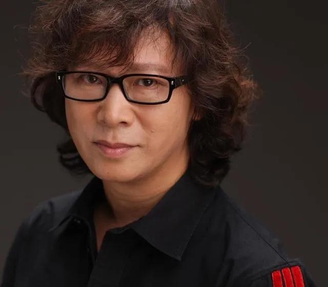 演员斓曦，吃饭路上捡来一个老公，低调幸福十年