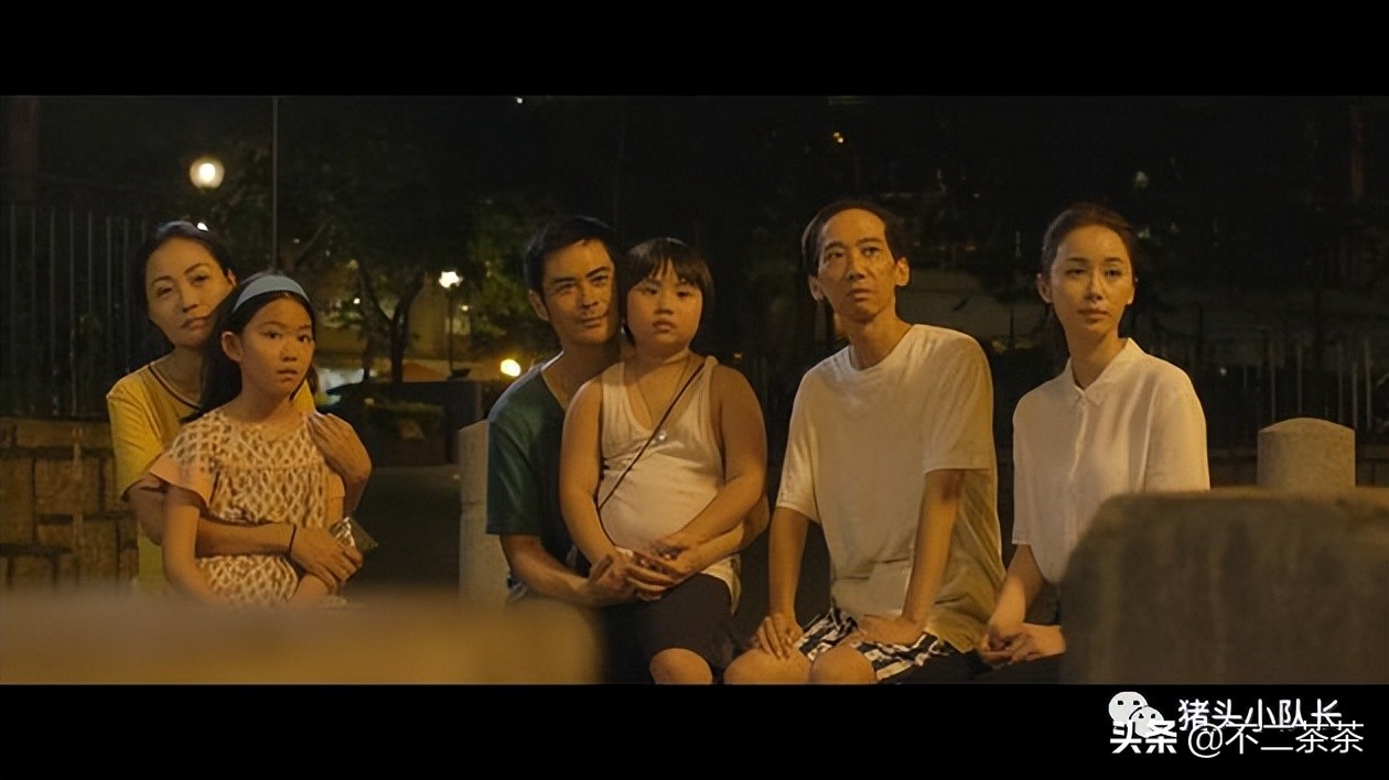 父亲啃他，他啃儿子，这个家族从未逃离童星魔咒