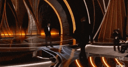 威尔·史密斯奥斯卡打人事件后，艾美奖邀请巨石强森担任主持