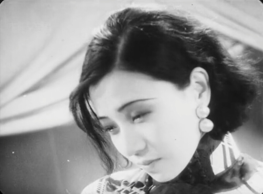 阮玲玉阮玲玉是民国红极一时的默片女王,她的名字,当年在上海乃至全国