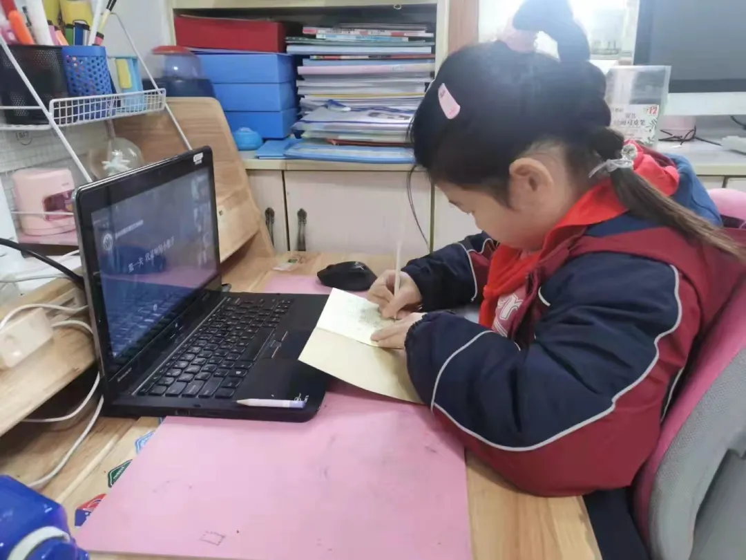 郑东新区文苑学校一二年级线上表现性评价：萌娃趣闯关 云端智慧行