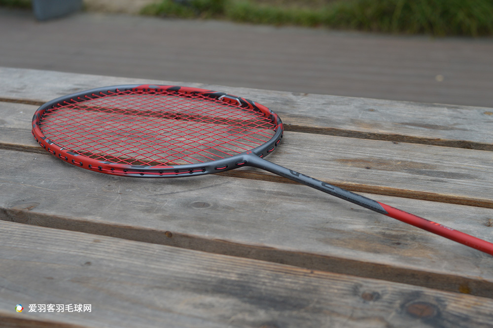 羽毛球训练器什么品牌的好（盘点2022五款重磅羽毛球拍！哪款是你的菜？）