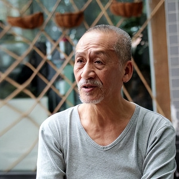 歌手黄绮珊：三婚三离，膝下无儿无女，54岁只有“干儿子”杜海涛