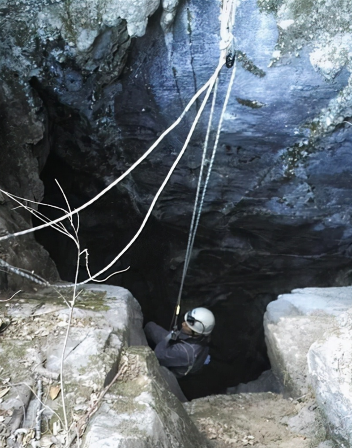 2008年北京教师任铁生爬山失踪，多方搜寻未果，留下纸条疑点重重